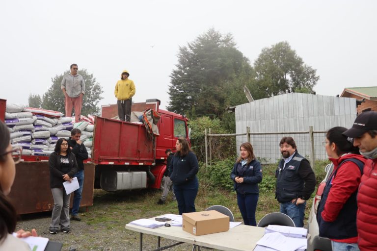 INDAP inicia entrega de praderas suplementarias para 480 familias campesinas en la provincia del Ranco
