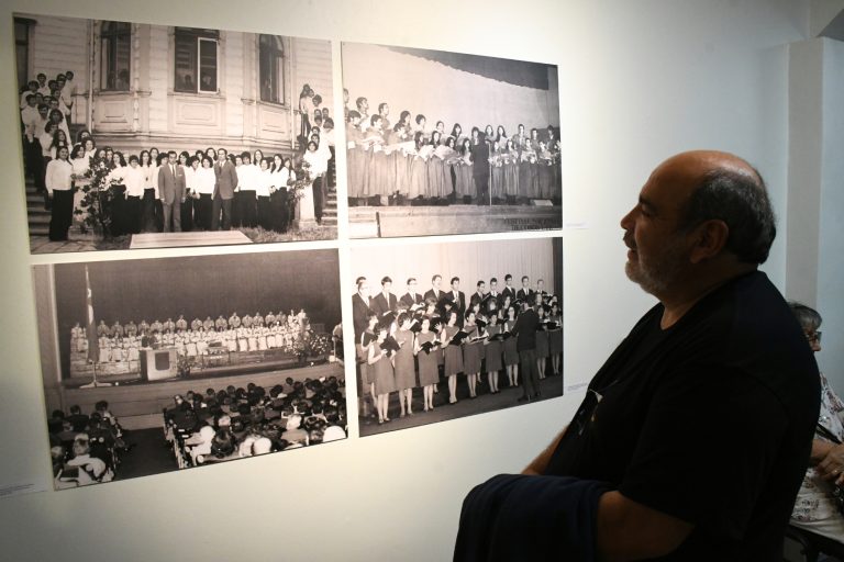 Coro UACh inaugura exposición histórica en sus 70 años