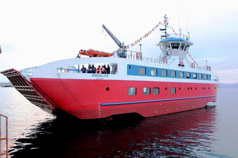 Barcaza Andalué inició proceso de mantención programada y estará más de tres meses fuera de servicio