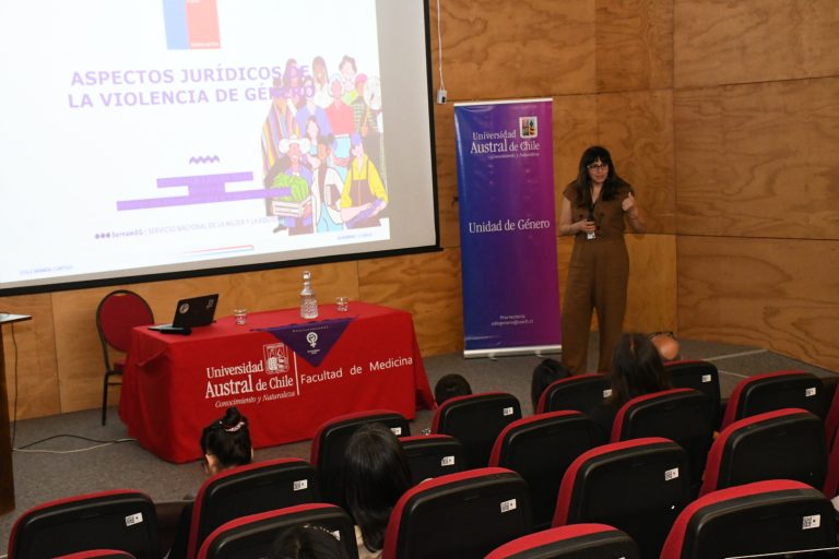 UACh refuerza alcances de normativas sobre violencias de Género