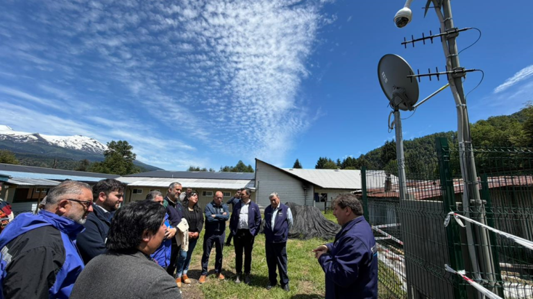 Sernageomin y Gobierno Regional impulsan modernización clave para la vigilancia volcánica en Los Ríos