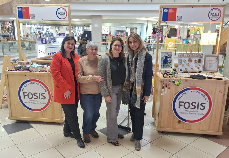 Emprendedoras de Los Ríos amplían oportunidades de venta con apoyo del FOSIS