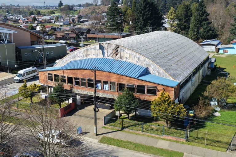 CONCEJO MUNICIPAL APRUEBA ADJUDICACIÓN PARA DISEÑO DE REPOSICIÓN DEL GIMNASIO MUNICIPAL DE LOS LAGOS